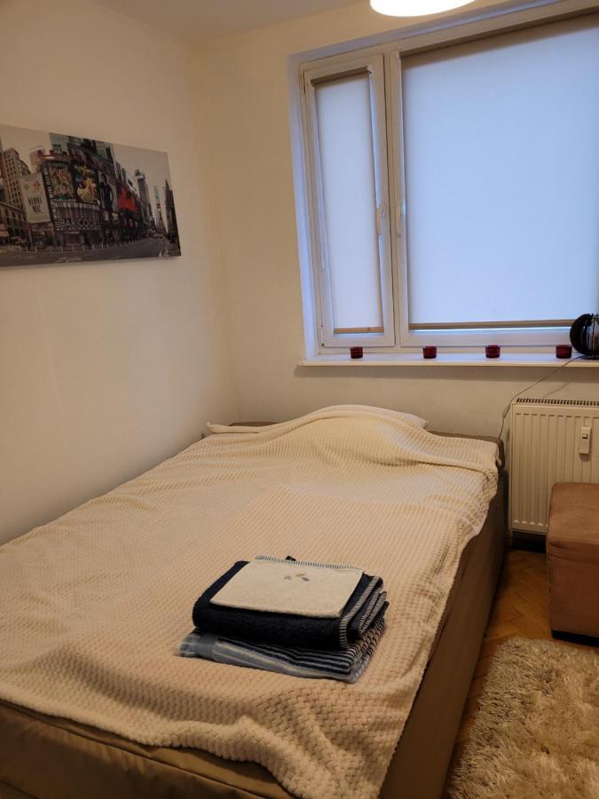 Ferienwohnung Filmowy Zoliborz Warschau Exterior foto